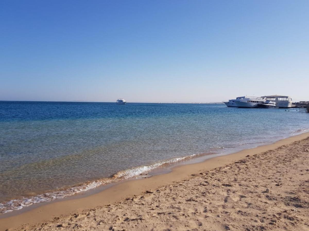 Verona Near The Sea Redsealine